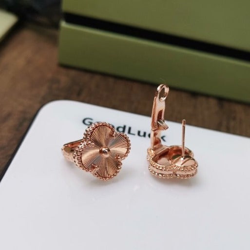 <ORIELL>CLOVER MEDIUM STUD EARRINGS
