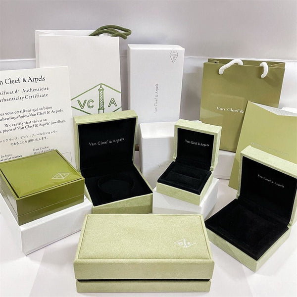 <ORIELL>VA CLOVER BRACELET NECKLACE RING BOX GIFT BAG