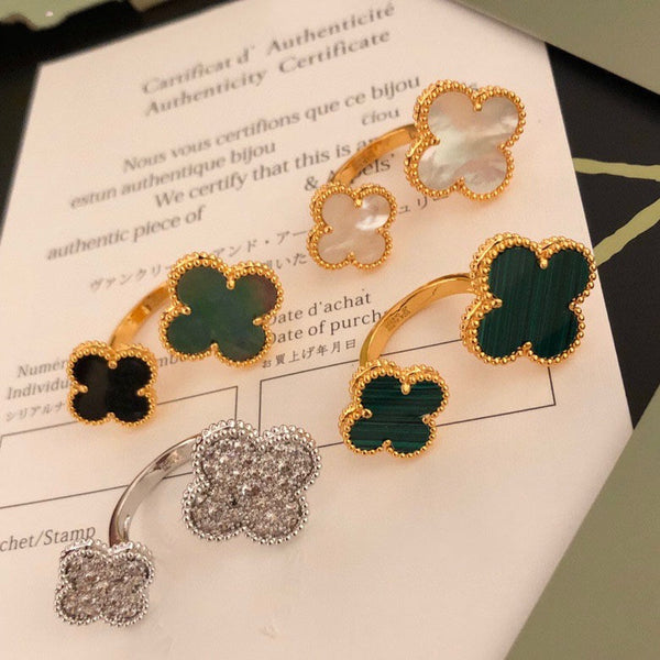 <ORIELL>CLOVER BETWEEN THE FINGER RING